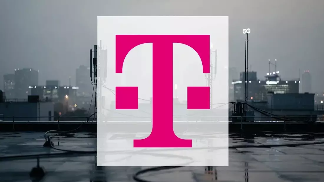 Deutsche Telekom Stock Tests Recovery as Buybacks and T-Mobile Risks Loom