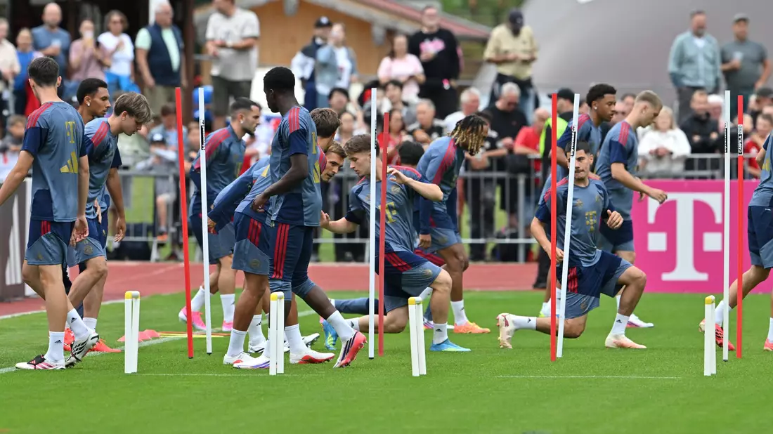 Der FC Bayern trainiert am Tegernsee. - Bild: Peter Kneffel/dpa