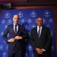 Entscheidende Gespräche schon im Februar 2025: Zinédine Zidane l) und Verbandschef Philippe Diallo.  - Bild: Aurelien Morissard/AP/dpa