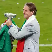 2021 holte Roberto Mancini mit Italien den EM-Titel. (Archivbild) - Foto: Mike Egerton/Press Association/dpa