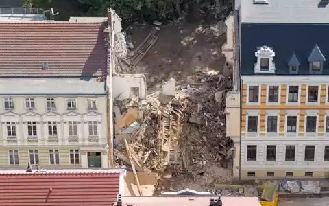 Nach dem Hauseinsturz ist Haftbefehl gegen zwei Männer erlassen worden. (Archivbild) - Foto: Sebastian Kahnert/dpa