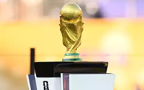 Die FIFA will einen Teil ihrer WM-Anteile an Investoren verkaufen. (Archivbild) - Foto: Tom Weller/dpa