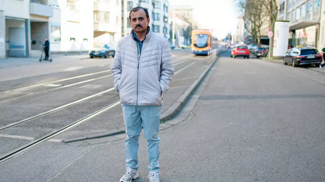 Der gebürtige Pakistaner will kein Held sein, wie er selbst sagt. (Archivbild) - Bild: Uwe Anspach/dpa