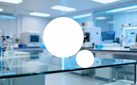 Modernes, klinisches Labor mit blauer Beleuchtung als Symbol für Biotechnologie und Life Sciences. - Foto: über boerse-global.de
