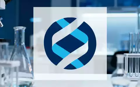 Abstrakte Darstellung eines modernen pharmazeutischen Labors mit Fokus auf Biotechnologie und medizinische Forschung. - Foto: über boerse-global.de