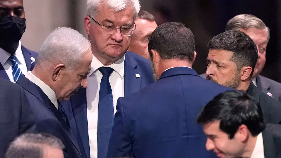 Israels Ministerpräsident Netanjahu und der ukrainische Präsident Selenskyj sprachen auch direkt miteinander. - Bild: Jacquelyn Martin/AP/dpa