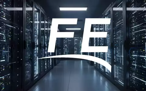 Moderne Serverinfrastruktur in einem Rechenzentrum mit blauer Beleuchtung - Foto: über boerse-global.de
