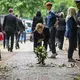 Bundesfamilienministerin Karin Prien (CDU) will mehr Geld für Deradikalisierung zur Verfügung stellen. - Bild: Annegret Hilse/Reuters Pool via AP/dpa