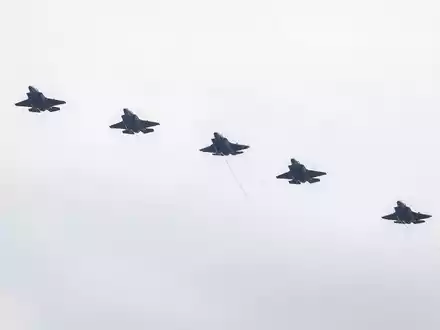 Das US-Militär hat nach eigenen Angaben gemeinsam mit saudi-arabischen Streitkräften im Irak Angriffe gegen dem Iran nahestehende «Terroristen» durchgeführt. - Foto: Kendall Torres Cortés/dpa