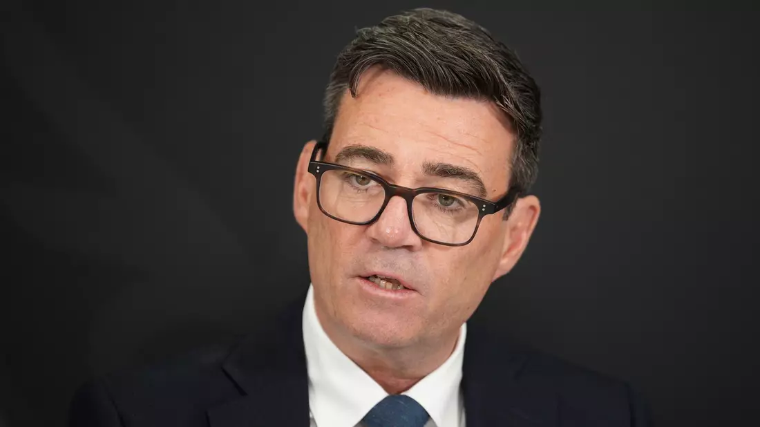 Der neue britische Premierminister Andy Burnham hält nichts von den FIFA-Plänen, einen Teil der kommerziellen WM-Rechte an Investoren zu veräußern. (Archivbild) - Bild: Christopher Furlong/PA Wire/dpa