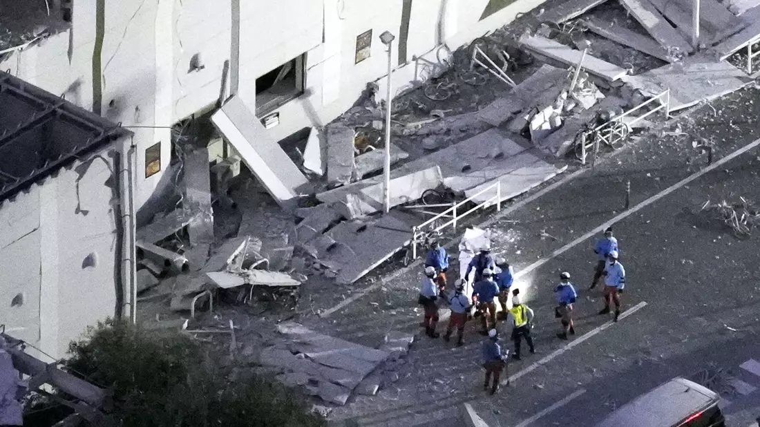 Laut Japans Regierung kamen mindestens 13 Menschen infolge des Bebens ums Leben.  - Bild: -/kyodo/dpa