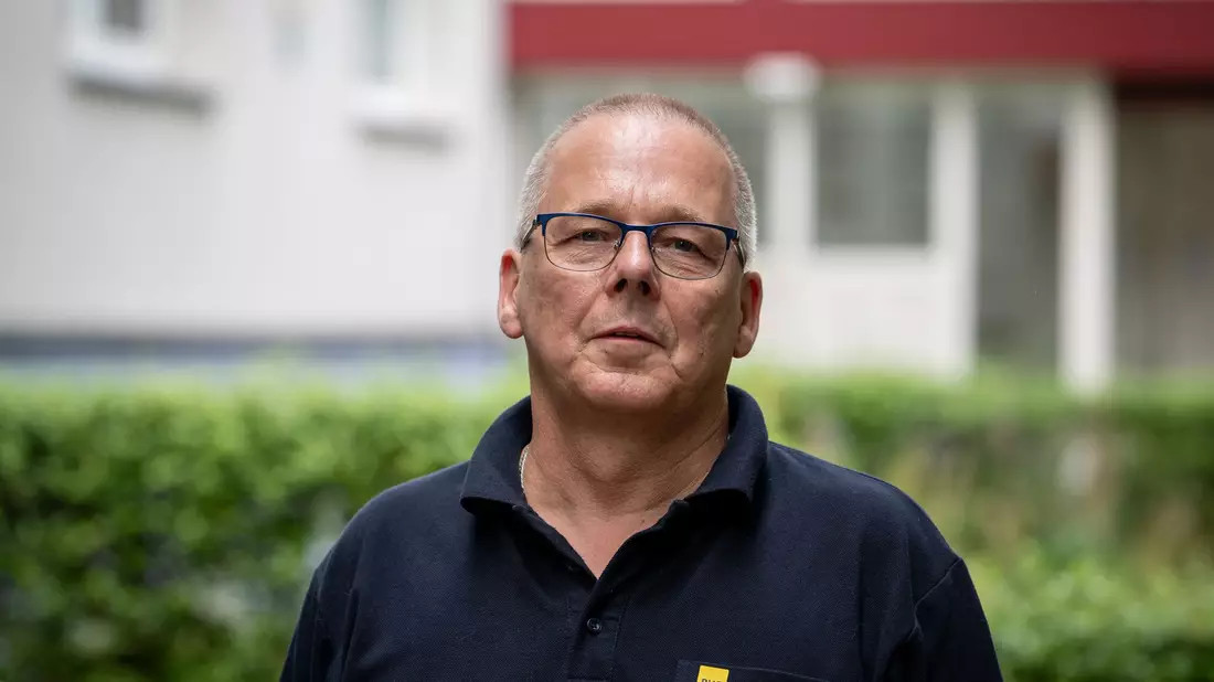 «Wir haben alles vor der Tür», sagt Michael aus Hellersdorf. - Bild: Soeren Stache/dpa