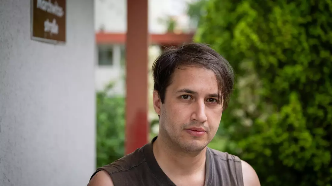 Deniz Evrenüz beschreibt seinen Kiez als idyllisch. - Bild: Soeren Stache/dpa