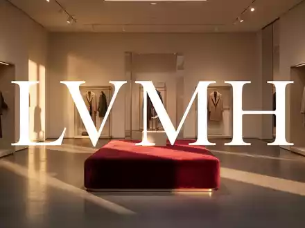 Minimalistisches, elegantes Luxus-Interieur mit sanfter Beleuchtung, das eine ruhige Marktstimmung symbolisiert. - Foto: über boerse-global.de