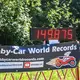 Offiziell gemessen: Mit 149,875 Kilometern pro Stunde ist Marcel Paul mit einem Bobby-Car gerast.  - Bild: Jason Tschepljakow/dpa