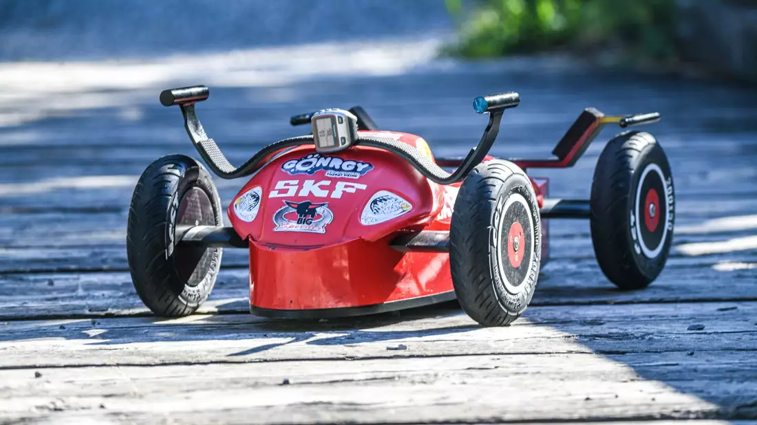 Das Bobby-Car wurde modifiziert.  - Bild: Jason Tschepljakow/dpa