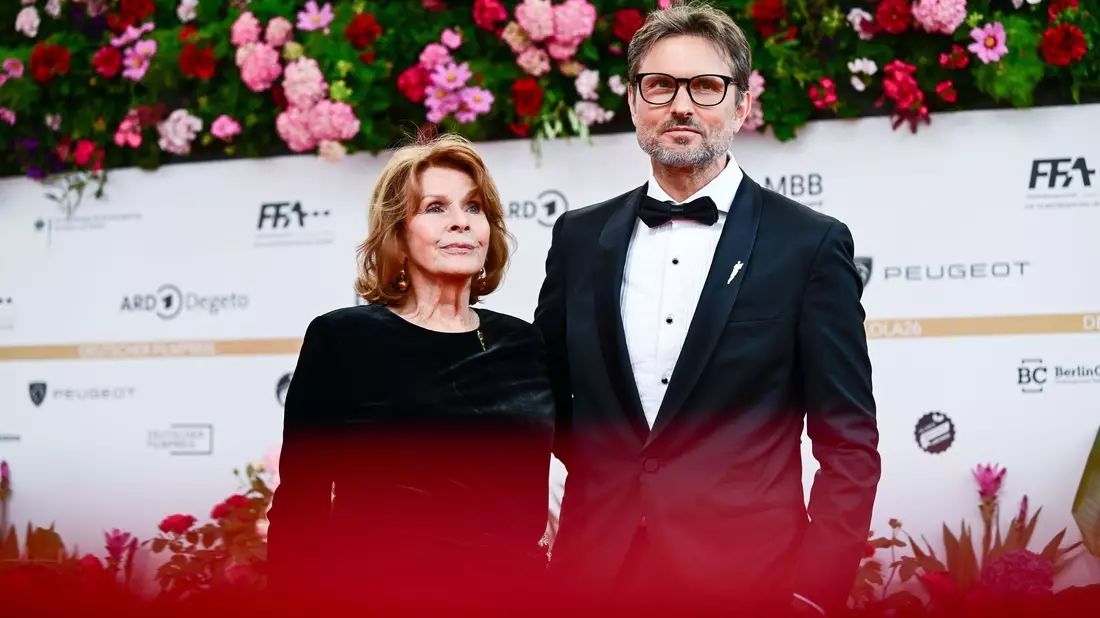 Senta Berger spielt im Film ihres Sohnes Simon Verhoeven mit - und bekam für ihre Rolle einen Deutschen Filmpreis. (Archivbild) - Bild: Sebastian Christoph Gollnow/dpa