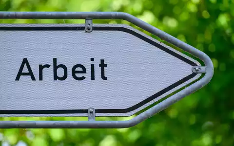 Das Ifo erwartet eine leichte Stabilisierung am Arbeitsmarkt. (Symbolbild) - Foto: Patrick Pleul/dpa