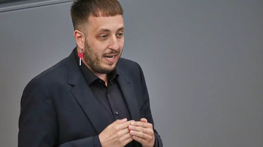 Linke kritisiert Kürzungen bei Demokratieförderung