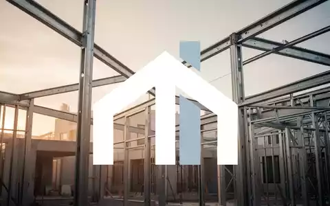 Moderne Baustelle eines Wohngebäudes bei Sonnenuntergang als Symbol für den Immobilienmarkt. - Foto: über boerse-global.de
