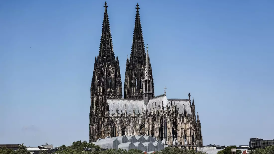 Ein detaillierte Bilanz will das Domkapitel erst Anfang 2027 ziehen. (Archivbild) - Bild: Oliver Berg/dpa