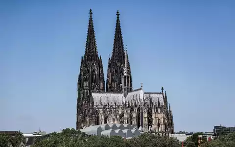 Ein detaillierte Bilanz will das Domkapitel erst Anfang 2027 ziehen. (Archivbild) - Foto: Oliver Berg/dpa