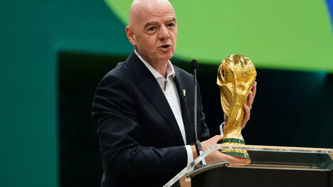 Gianni Infantino plant einen Investoren-Deal für WM-Rechte - Bild: Tony Gutierrez/AP/dpa