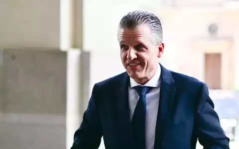 Frei kehrt in die Fraktionsführung zurück. - Foto: Sebastian Gollnow/dpa