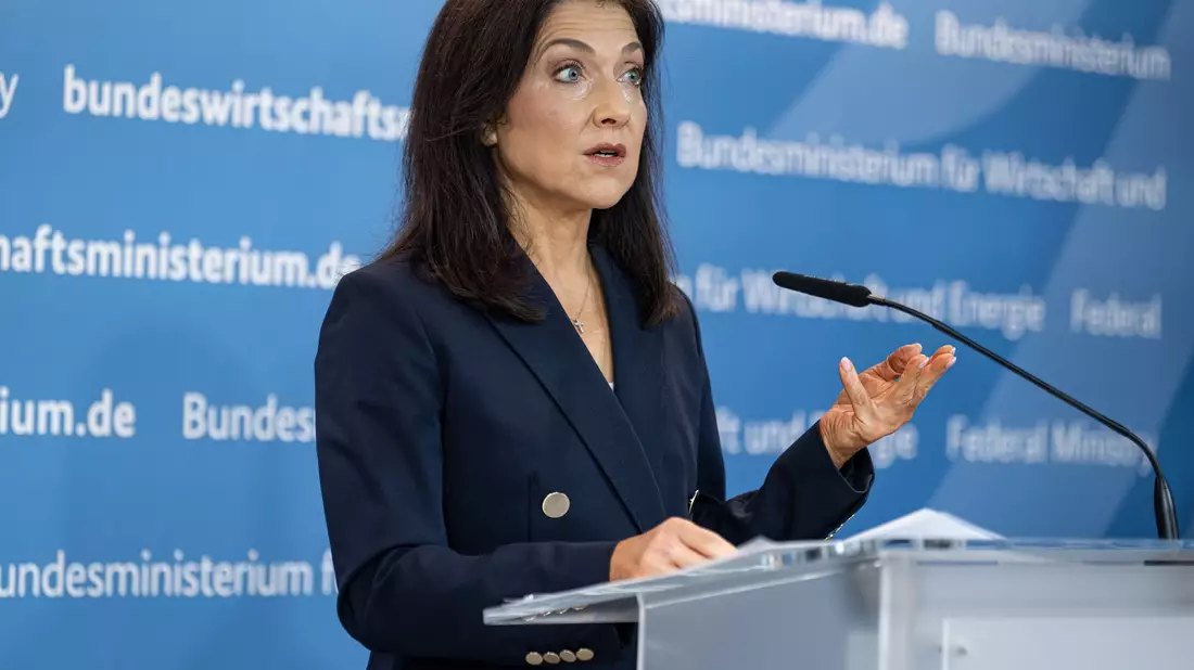 Ministerin Reiche will einen Kurswechsel. - Bild: Fabian Sommer/dpa