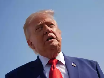 Trump kündigt nach iranischen Angriffen Vergeltung an. (Archivbild) - Foto: Julia Demaree Nikhinson/AP/dpa