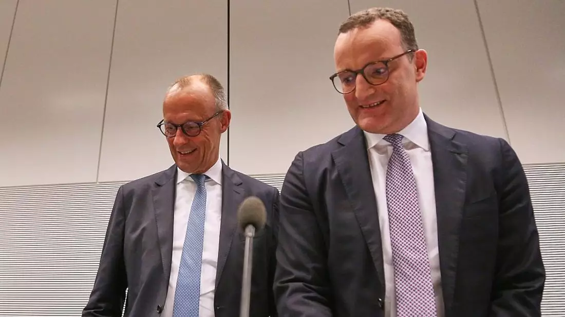 Merz will Spahn nicht fallenlassen - Entschuldigung vor Fraktion