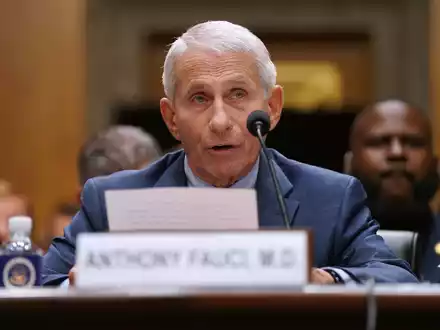 Der US-Immunologe Fauci hat von seinem Schweigerecht Gebrauch gemacht. - Foto: Allison Robbert/AP/dpa