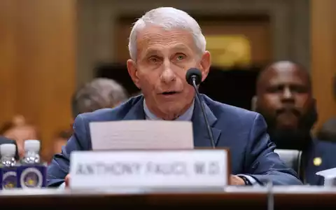 Der US-Immunologe Fauci hat von seinem Schweigerecht Gebrauch gemacht. - Foto: Allison Robbert/AP/dpa