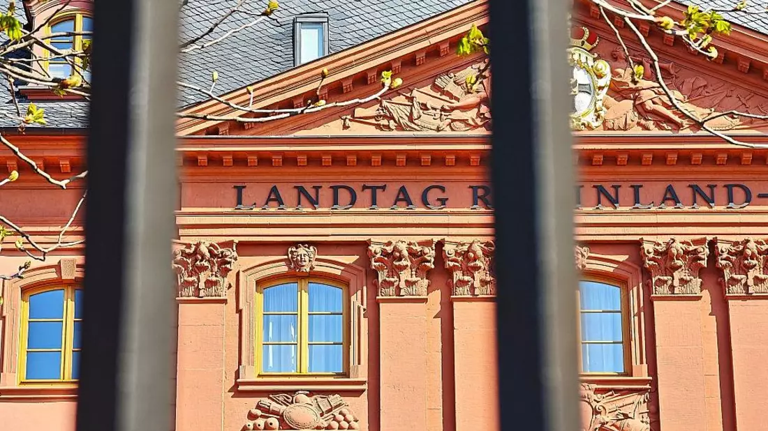 CDU-Regierung in Rheinland-Pfalz hält an Einbürgerung ohne Sprachtest fest