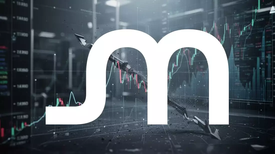 Micron Stock Down 30% Despite Record Revenue: Is CXMT IPO the Real Threat?