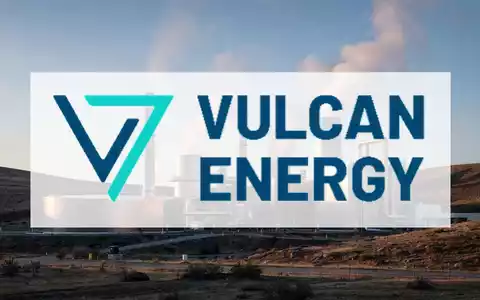 Geothermische Energieanlage in einer Industrielandschaft bei Sonnenaufgang als Symbol für erneuerbare Energien. - Foto: über boerse-global.de