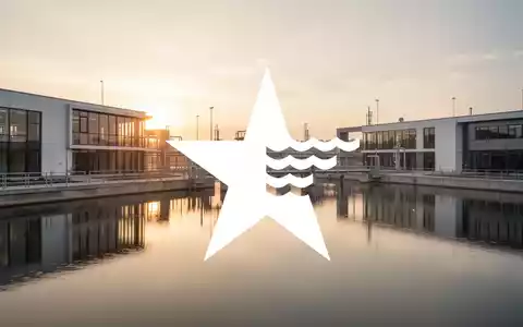 Moderne Wasserinfrastruktur bei Sonnenaufgang als Symbol für wachsende Versorgungsunternehmen. - Foto: über boerse-global.de