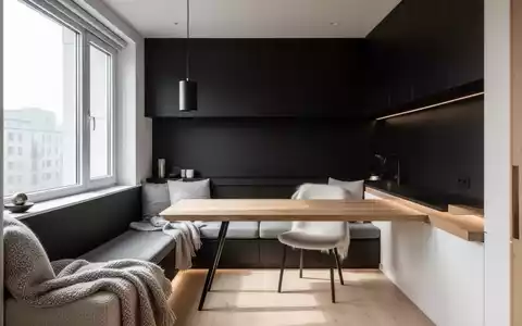 Ein minimalistisch gestalteter Wohnraum mit Eichenholzmöbeln, hellen Textilien und klaren architektonischen Linien. - Foto: über boerse-global.de