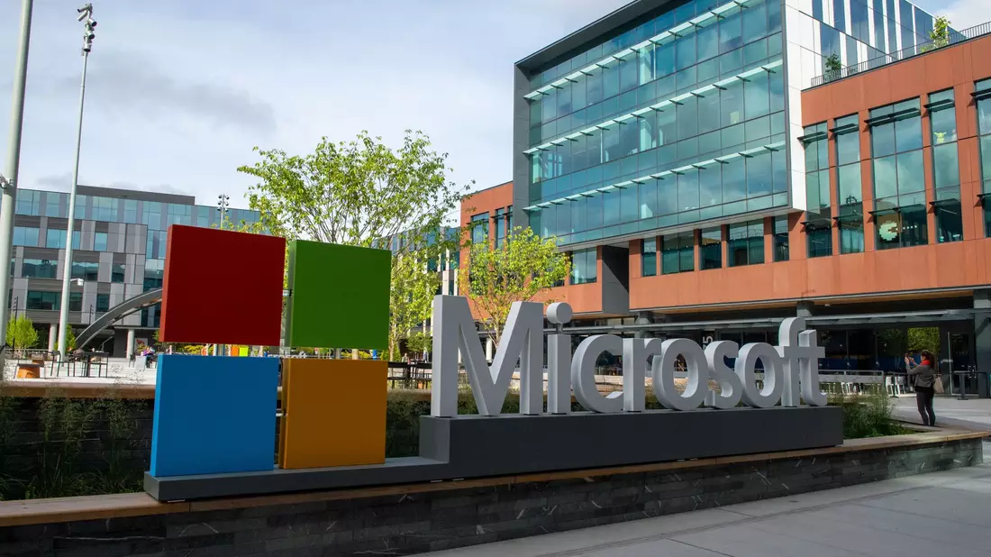 Das Cloud-Geschäft von Microsoft wuchs so stark wie seit Jahren nicht mehr. (Archivbild) - Bild: Andrej Sokolow/dpa
