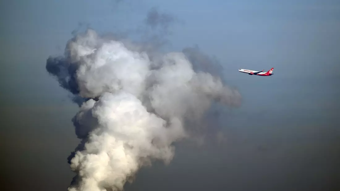 Der CO2-Fußabdruck macht mehr als die Hälfte des ökologischen Fußabdrucks der Menschheit aus. (Archivbild) - Bild: Ralf Hirschberger/dpa