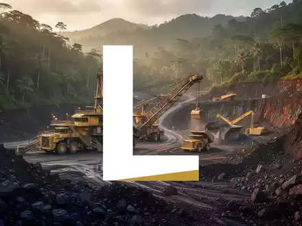 Professionelle Aufnahme einer Goldmine in einer tropischen Berglandschaft bei Sonnenuntergang. - Foto: über boerse-global.de