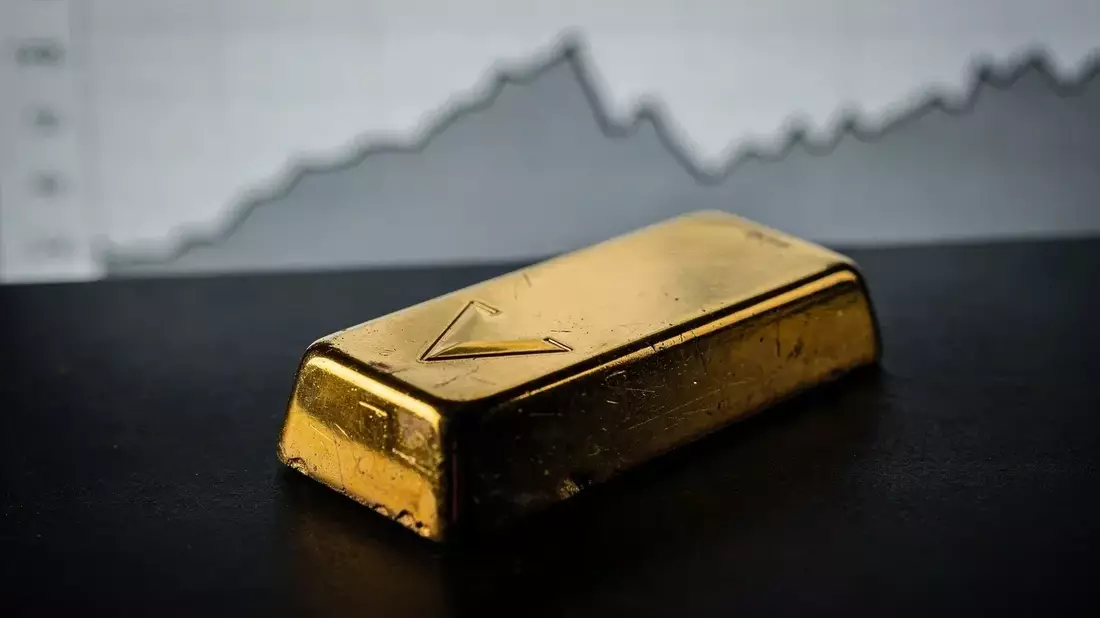 Gold Market Faces Fed Decision, CME Weekend Trading, and Institutional Inflows