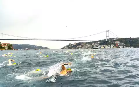Wettschwimmen in Istanbul - Foto: TGA über pressetext.de