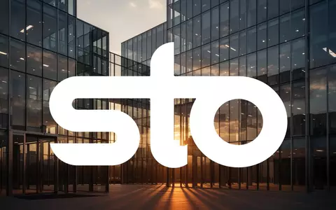 Moderne Büroarchitektur bei Sonnenuntergang als Symbol für den Halbjahresbericht eines Unternehmens. - Foto: über boerse-global.de
