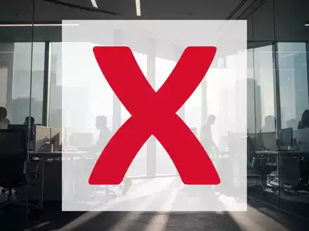 Abstrakte Darstellung von modernem Bürodesign bei Sonnenaufgang, symbolisiert wirtschaftliche Dynamik und Wachstum. - Foto: über boerse-global.de