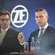 Mathias Miedreich (rechts) steuert ZF durch die Krise. Neben ihm: Finanzchef Michael Frick. (Archivbild) - Bild: Felix Kästle/dpa
