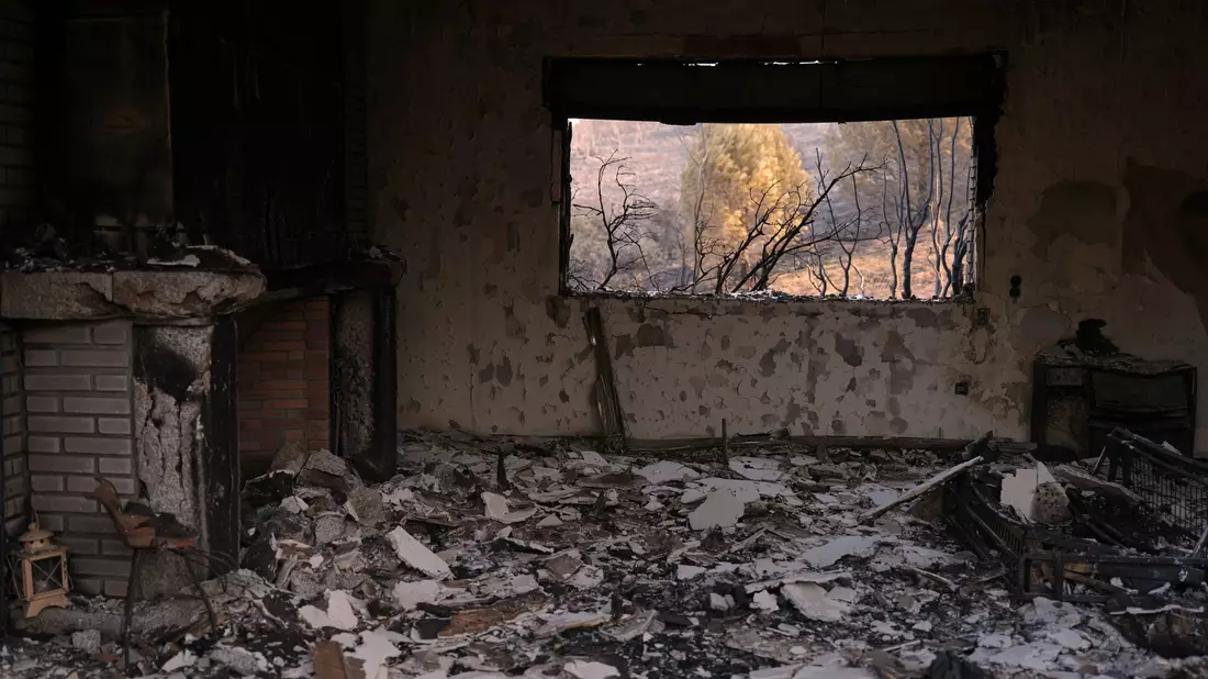 Spanien ist mit den schlimmsten Waldbränden seit langer Zeit konfrontiert. - Bild: Manu Fernandez/AP/dpa
