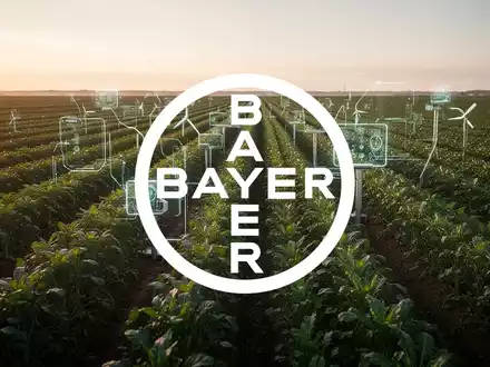 Modernes landwirtschaftliches Feld bei Sonnenuntergang als Symbol für Agrarinnovation und Wachstum. - Foto: über boerse-global.de
