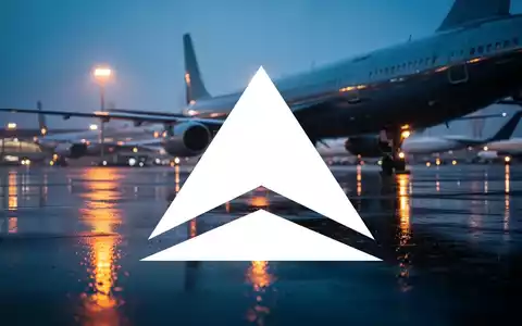 Ein beleuchteter Flughafen bei Dämmerung mit Fokus auf Sicherheit und Luftfahrt. - Foto: über boerse-global.de