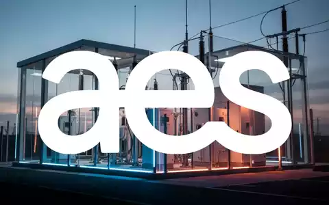 Abstrakte Darstellung moderner Energieinfrastruktur bei Dämmerung, die Unsicherheit im Energiesektor symbolisiert. - Foto: über boerse-global.de